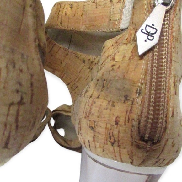 Donald J Pliner Heels Corak and Lucite Heels Size - Picture 7 of 7